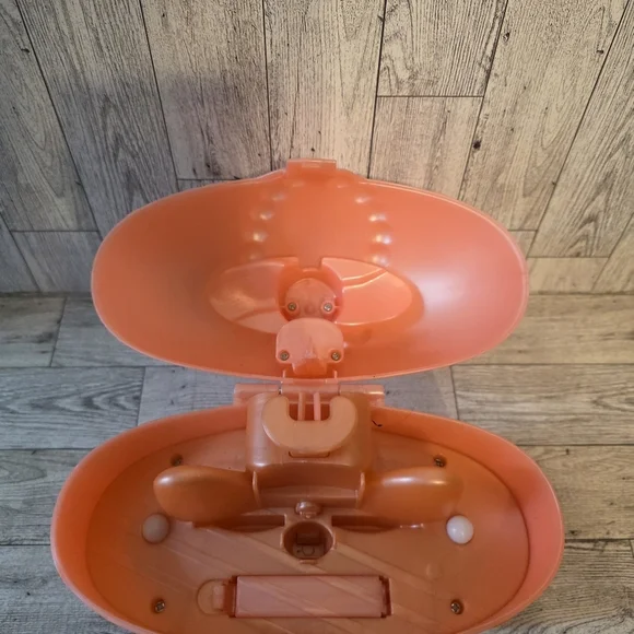 L.O.L. Surprise! Pink Heart-Shaped Doll Case - Picture 5 of 5